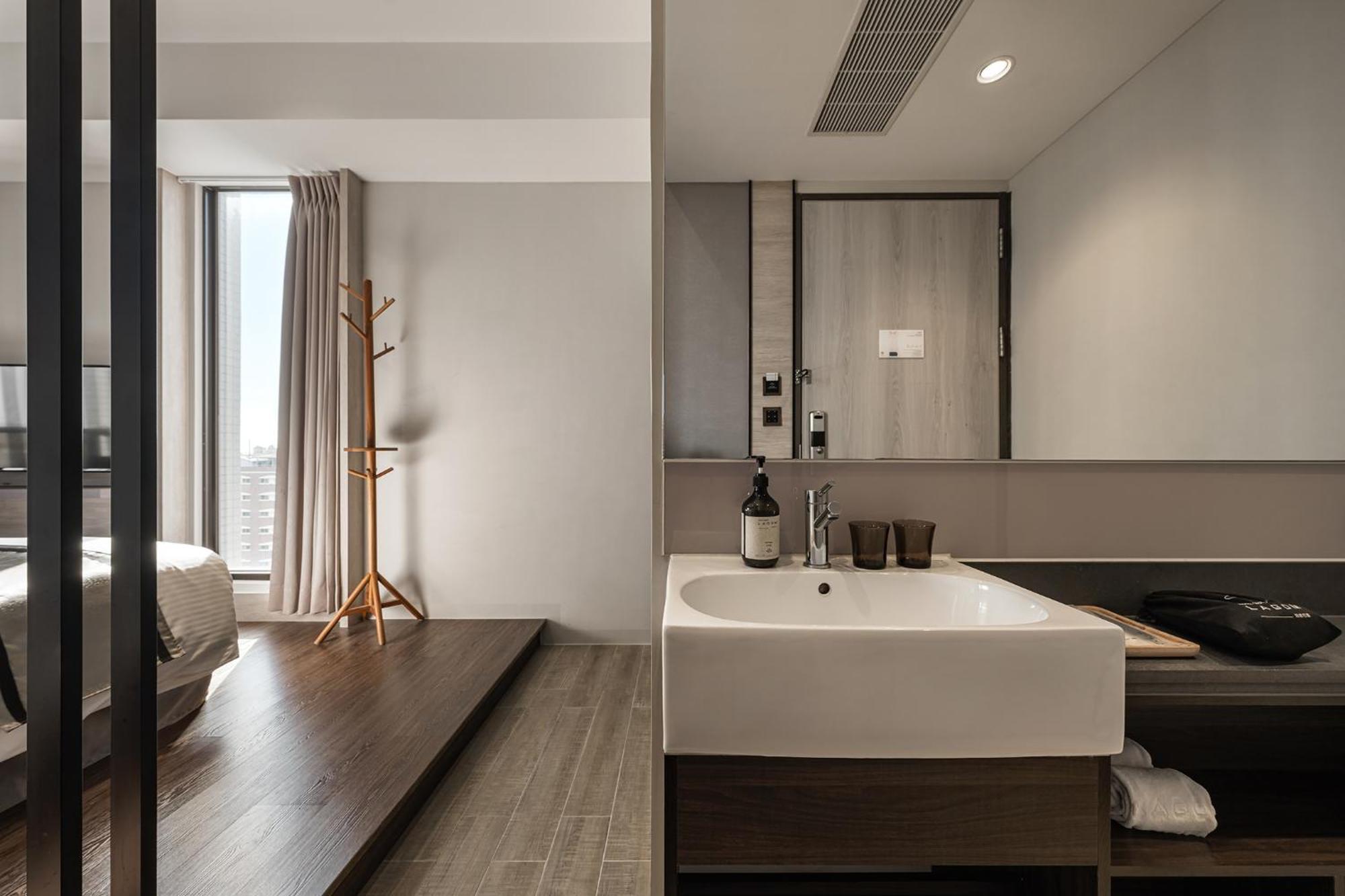 Hotel Yam Lagom Гаосюн Экстерьер фото